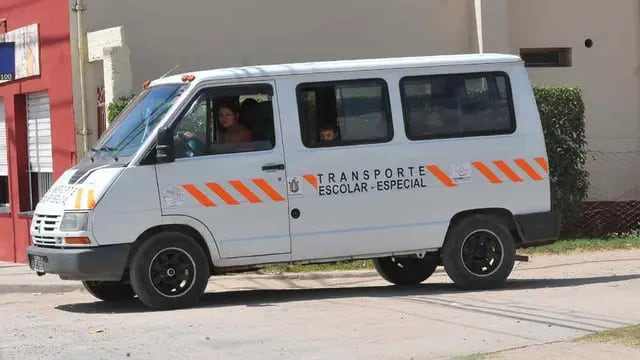 TRANSPORTE ESCOLAR. Los viajes pueden llegar a costar mil pesos mensuales.