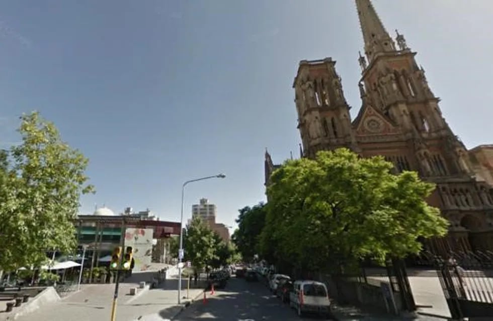La zona del Buen Pastor, en calle Buenos Aires del barrio de Nueva Córdoba, donde fue hallada la beba abandonada.