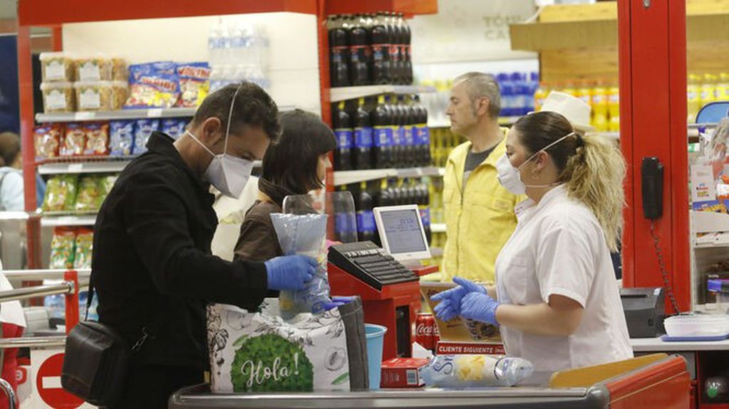 Con el cambio de horario, los supermercadistas garantizan que no habrá desabastecimiento.