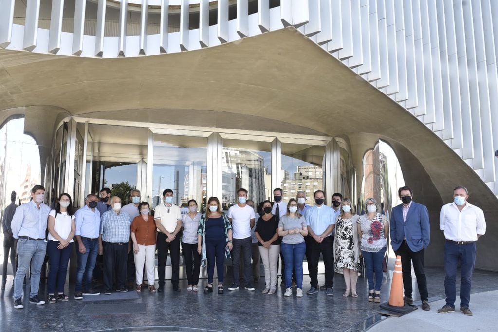 Legisladores, movimientos sociales e Iglesia  realizan una presentación contra el juego online en la Legislatura de Córdoba. (Ramiro Pereyra)