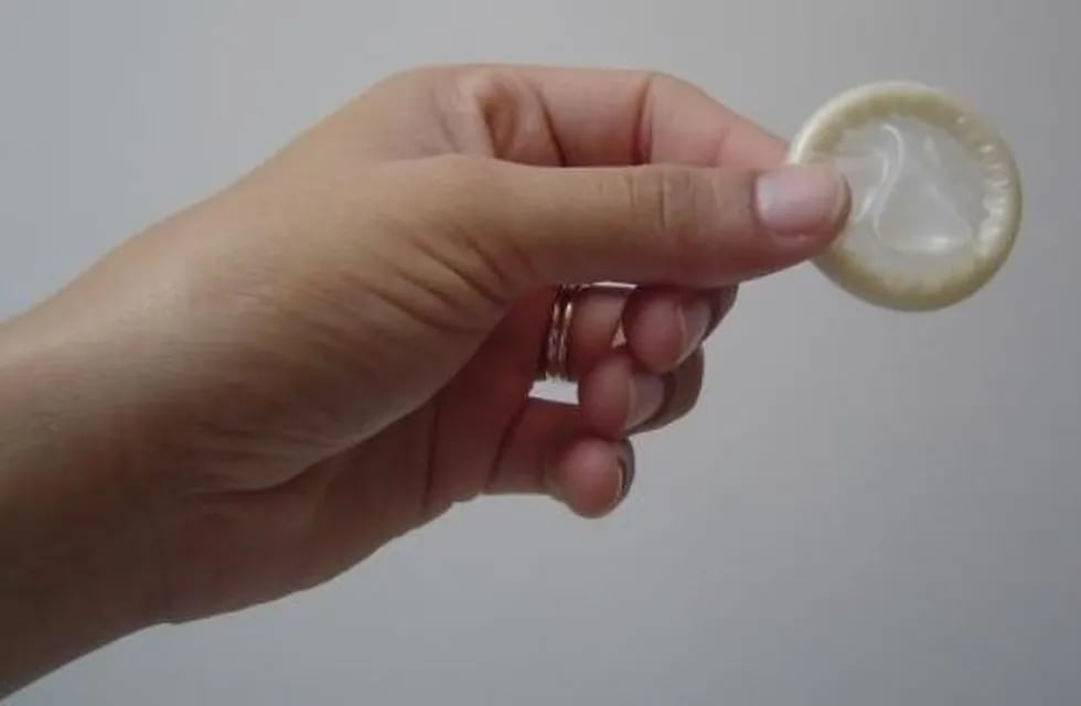 Una joven se puso un preservativo en el pie para generar conciencia y se volvió viral (Foto: web)