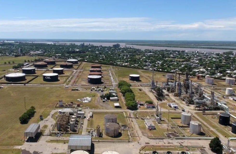 La refinería San Lorenzo ya reincorporó a 70 trabajadores.