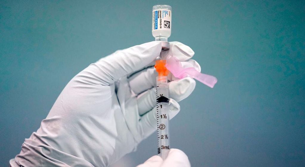 Las vacunas tendrán que ser las aprobadas por la OMS y/o la FDA. (AP)
