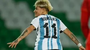 Yamila Rodríguez celebra su gol ante Perú