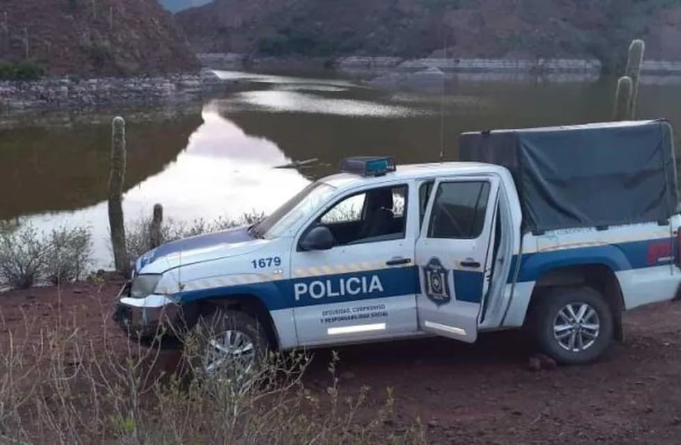 Operativo para rescatar el cuerpo de un joven ahogado en la laguna de Brealito (Policía de Salta)