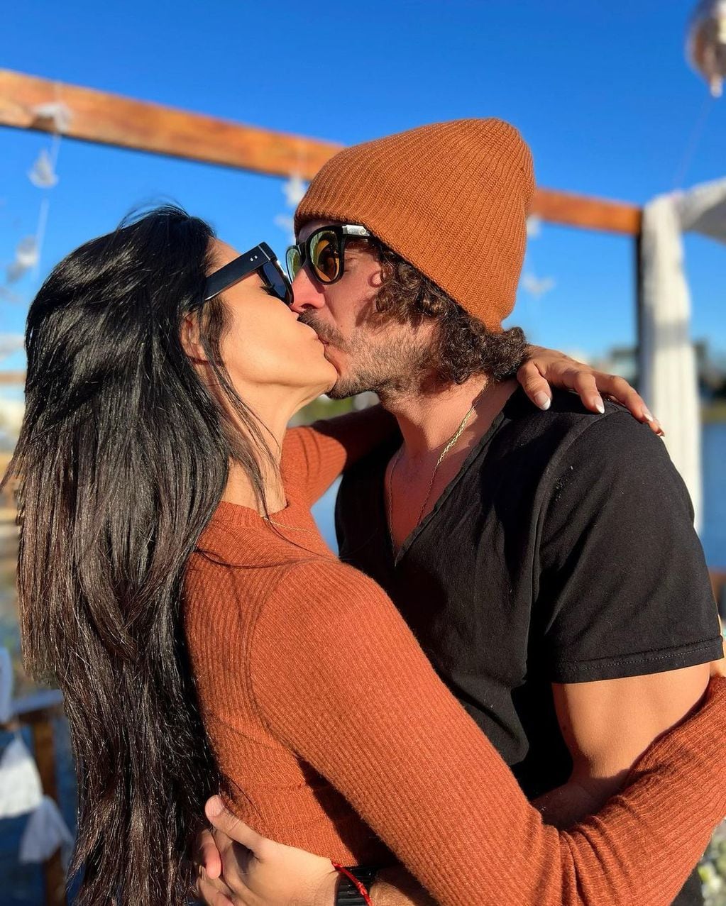 Silvina Escudero junto a Federico, su esposo.