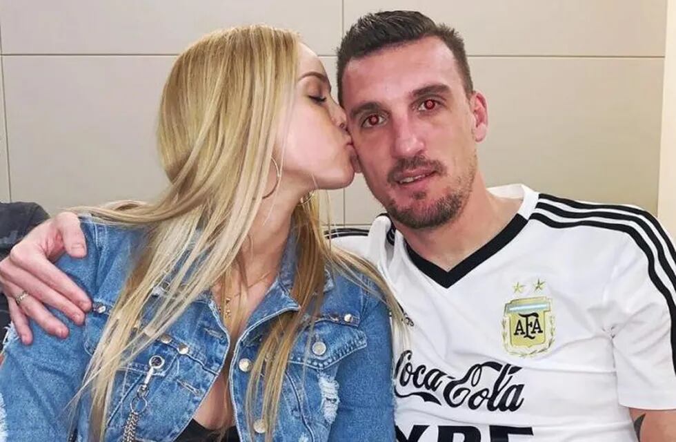 Franco Armani recibió la visita de su esposa en la concentración argentina (Foto: Instagram)