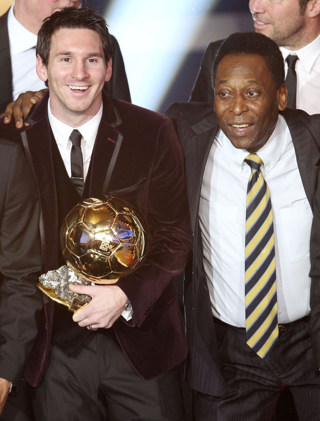 Pelé junto a Lionel Messi en la entrega del Balón de Oro 2012. Foto: AP.