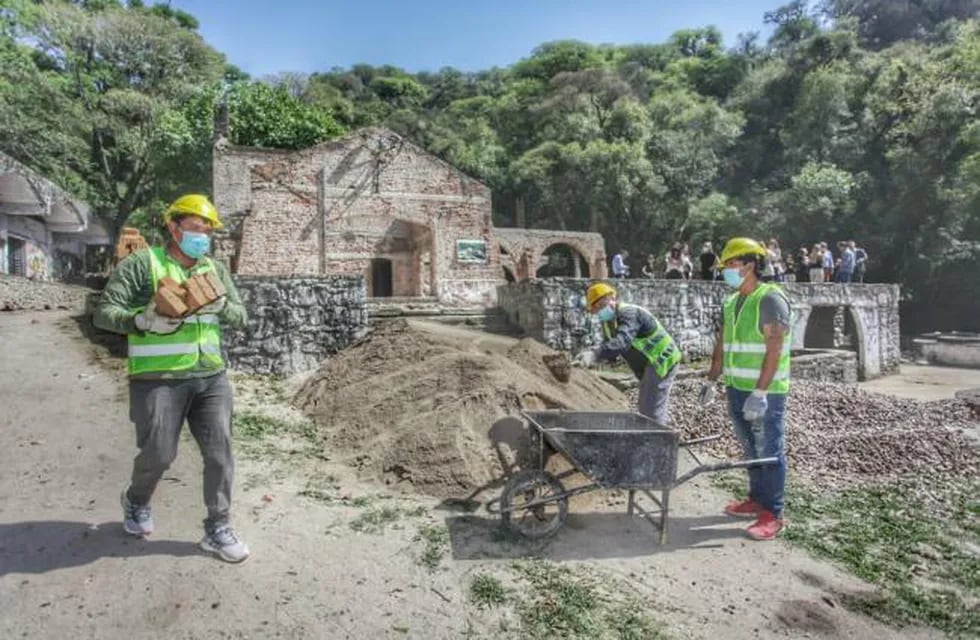 Comenzaron los trabajos para recuperar la primera confitería de San Javier.