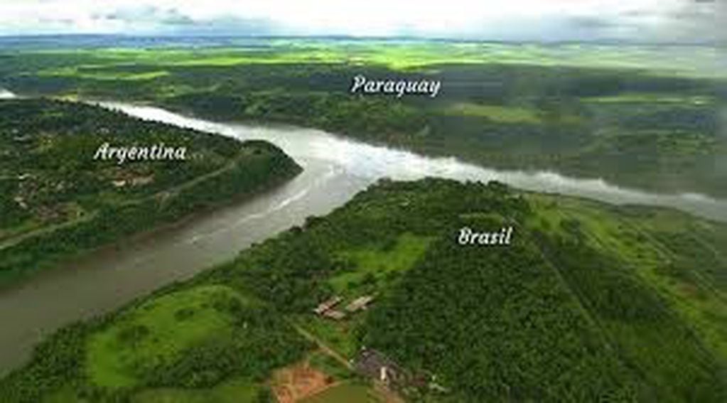 Los ríos Paraná e Iguazú en la Triple Frontera, entre Argentina, Paraguay y Brasil.