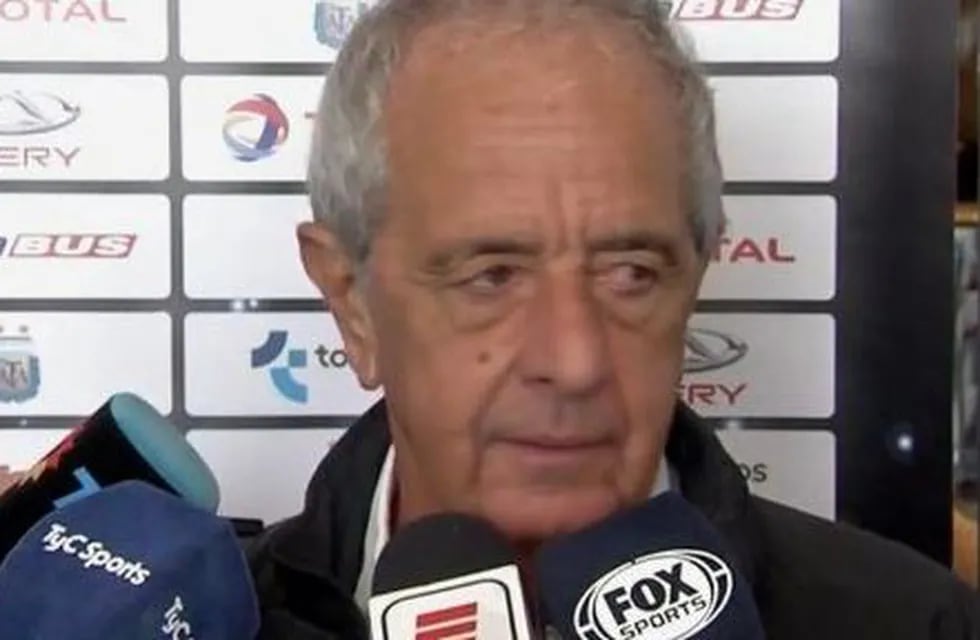 Rodolfo D'Onofrio apuntó contra Daniel Angelici por el reclamo para que descalifiquen a River de la Copa Libertadores.
