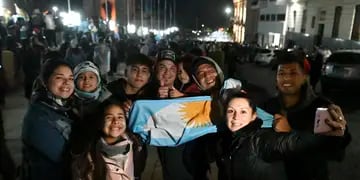 Festejos en el Monumento a la Bandera tras la final de la Copa América 2021