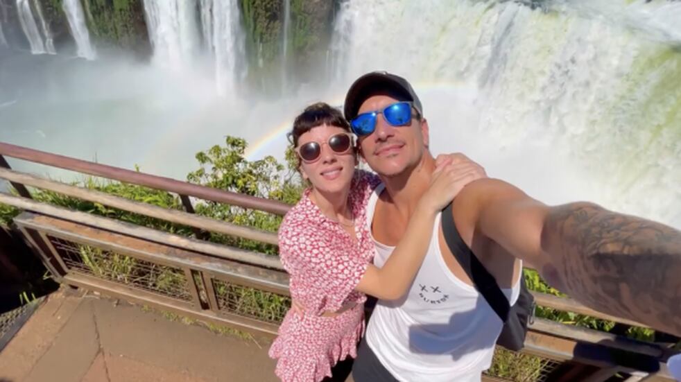 Los actores Gimena Accardi y Nico Vázquez visitaron las Cataratas del Iguazú y compartieron su experiencia.