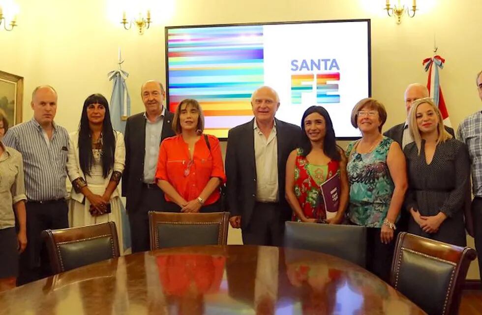 Miguel Lifschitz se reunió con la titular del Instituto Nacional de las Mujeres, Fabiana Tuñez. (Prensa Gobierno de Santa Fe)