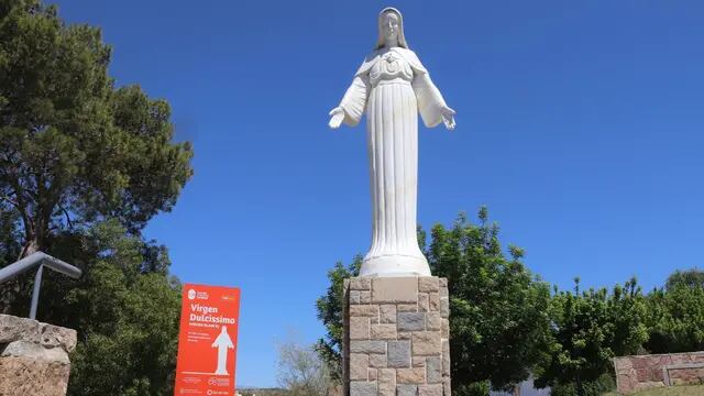 "Virgen Blanca" en villa Carlos Paz.