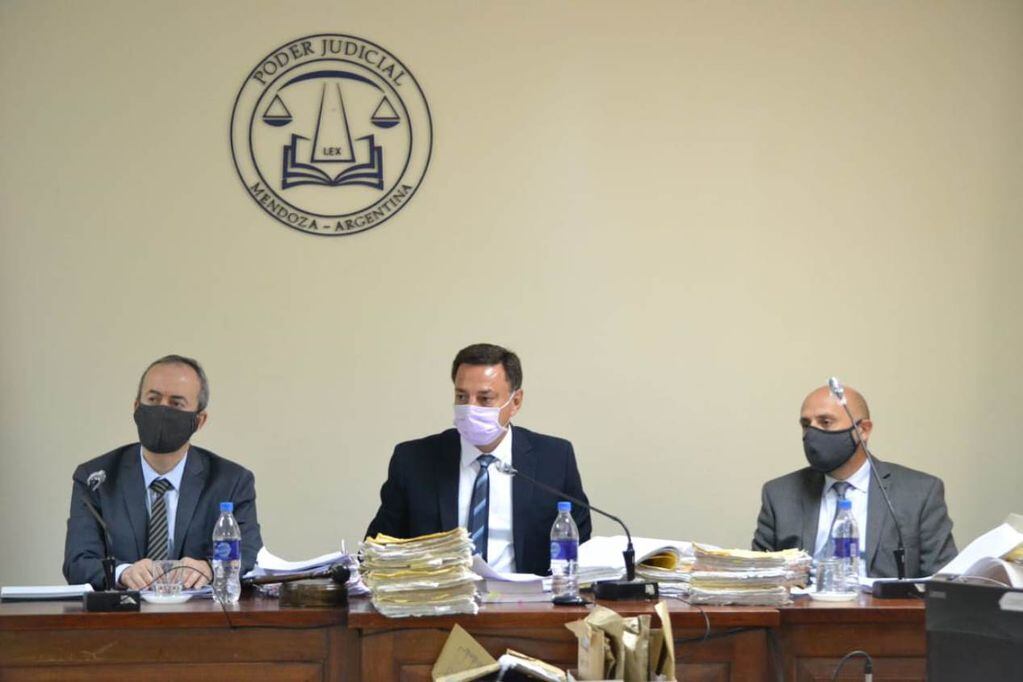 Los jueces Néstor Murcia, persidente del tribunal, Alejandro Celeste y Esteban Vázquez Soaje.  