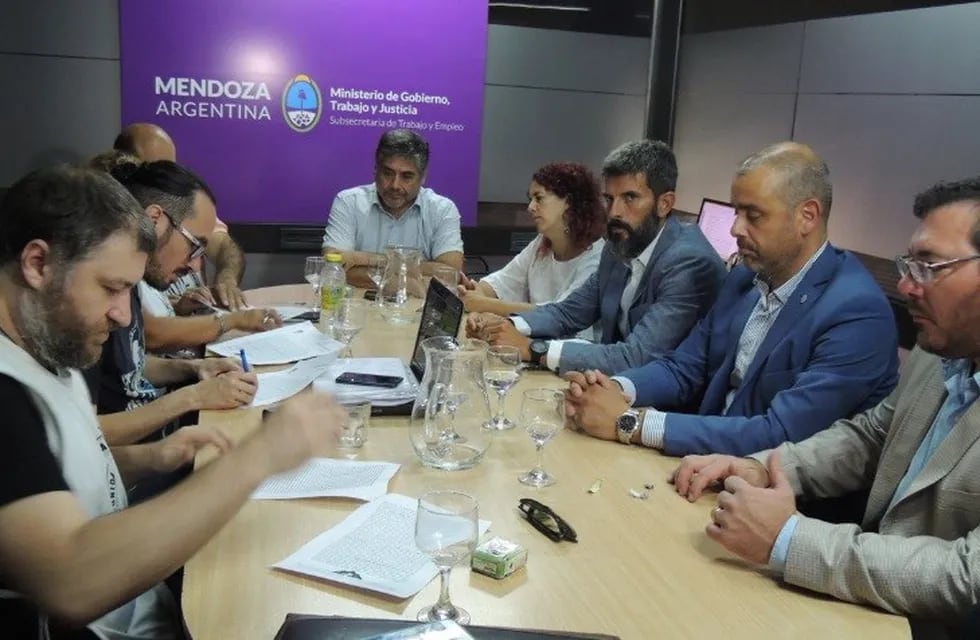 Comenzarán las paritarias entre el Gobierno de Mendoza y los gremios, de cara al 2019.