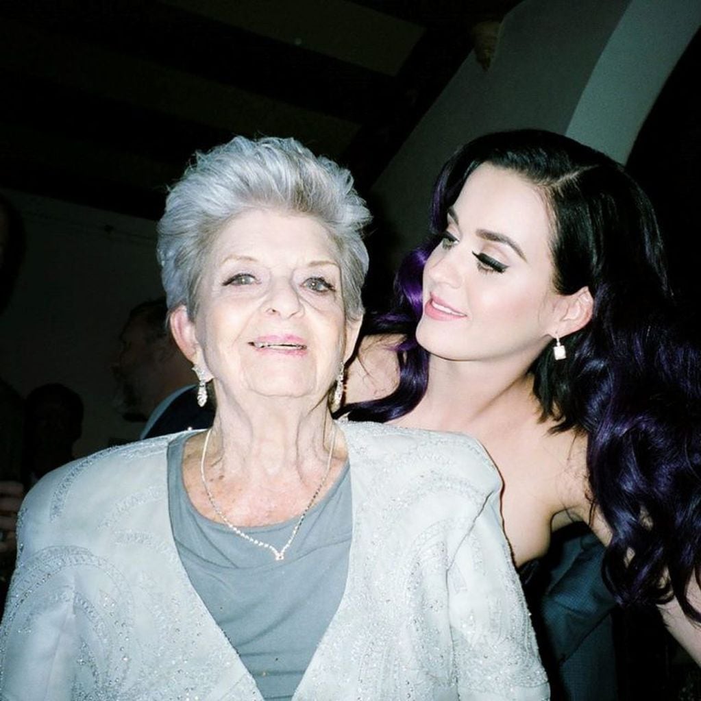 Katy junto a su querida abuela Ann Hudson. (Insgtagram/@katyperry)