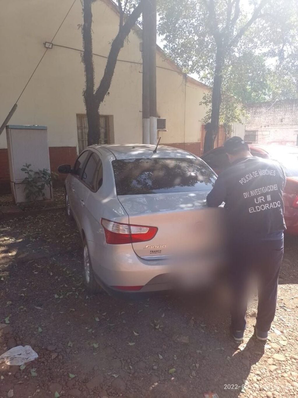 Detienen a un hombre y secuestran su automóvil por una causa de robo en Eldorado.