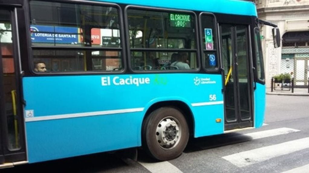 Denuncian que Rosario Bus y El Cacique quitaron colectivos