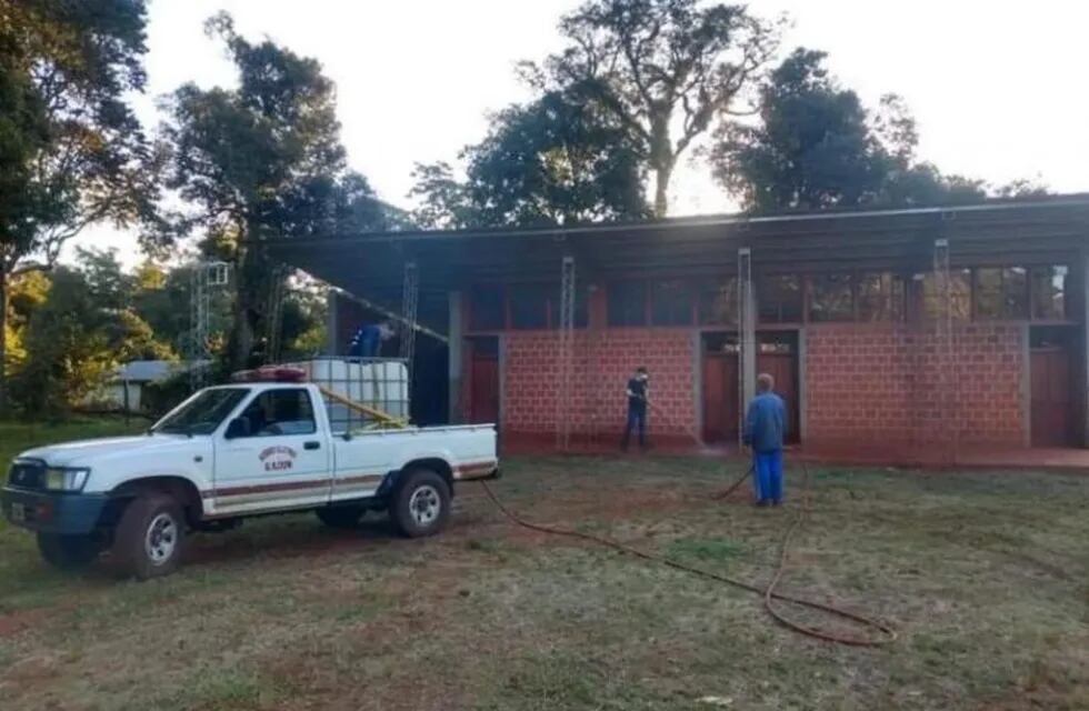 El Alcázar: Bomberos desinfectaron la aldea Perutí