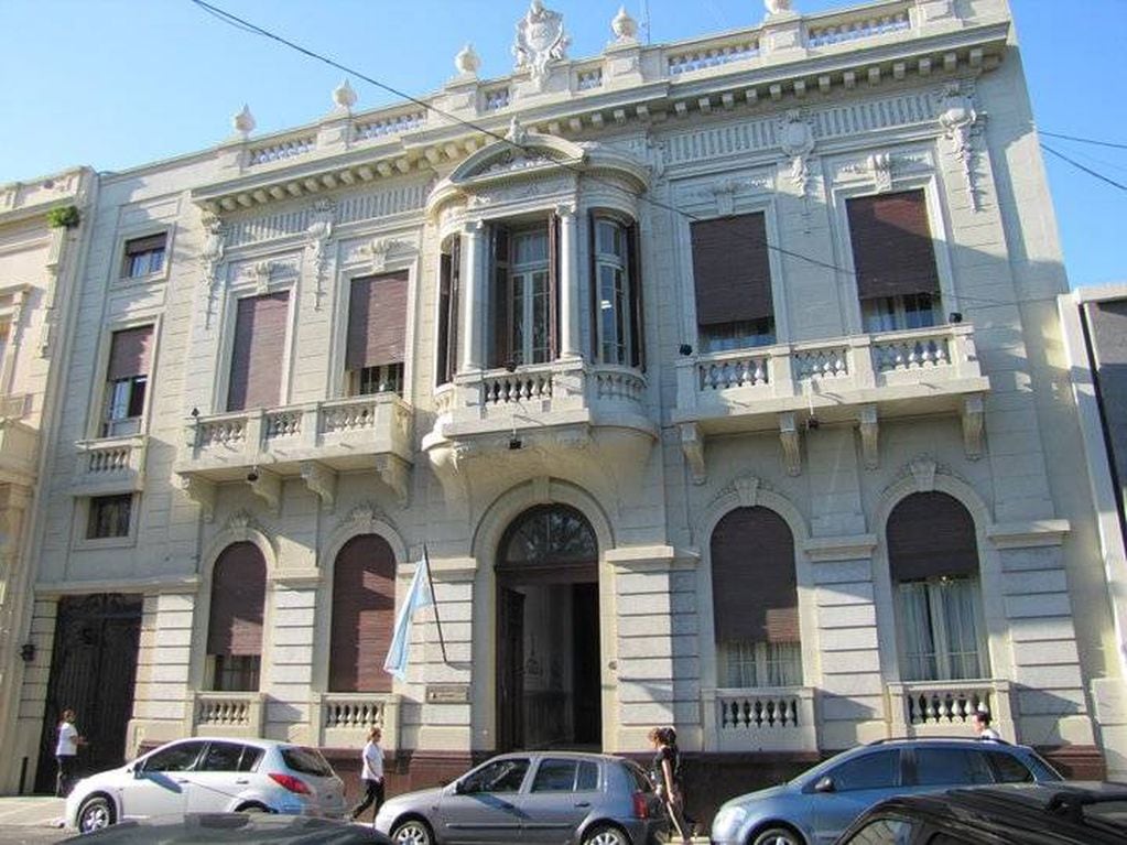 También está ubicada la Casaa Vedoya en la misma cuadra de la Iglesia La Merced.