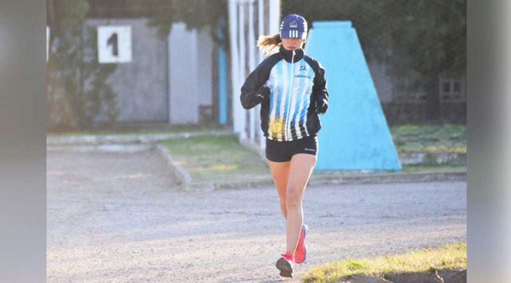 Marita Alderete ostenta el Campeonato Argentino en individuales y el Sudamericano por Equipos en ultramaratón (Vía Santa Rosa)