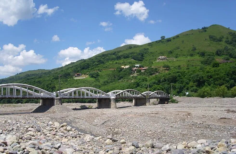 Puente del Río Wierna en salta