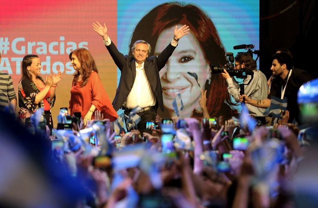 Alberto Fernández celebra el resultado de la elección presidencial el domingo 27 de octubre. Crédito: EFE/ Enrique García Medina.