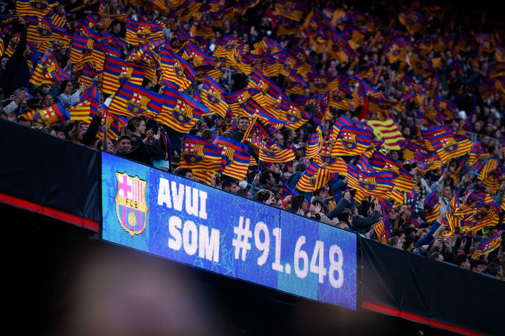 El récord de espectadores que consiguió el Barcelona Femenino fue de 91.648 aficionados.