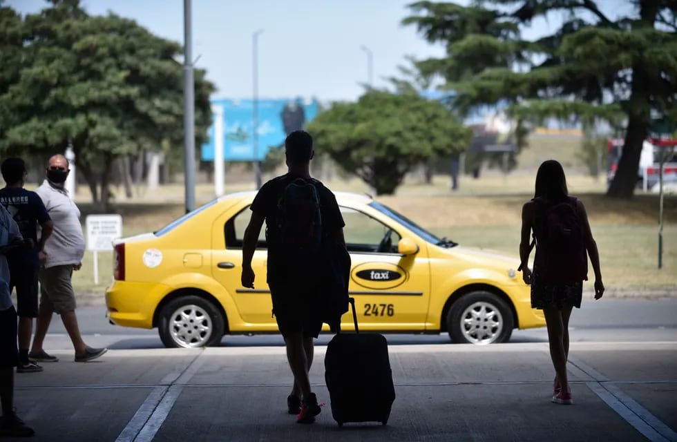 Los turistas aseguraron que el taxista les quiso cobrar 4.000 pesos. Imagen ilustrativa