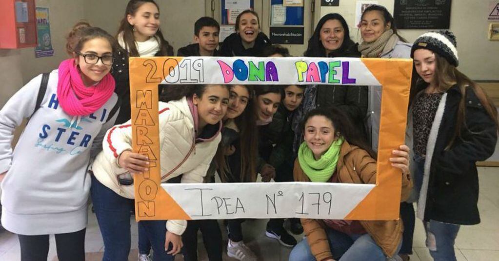 Alumnos del Ipea 179 en la Maratón del papel 2019.