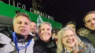 Elecciones 2023: Edgar Bruno (de Unidos por Canals) venció en las elecciones de su localidad y festejó junto al candidato a gobernador Martín Llaryora, y a la dirigente Adriana Nazario