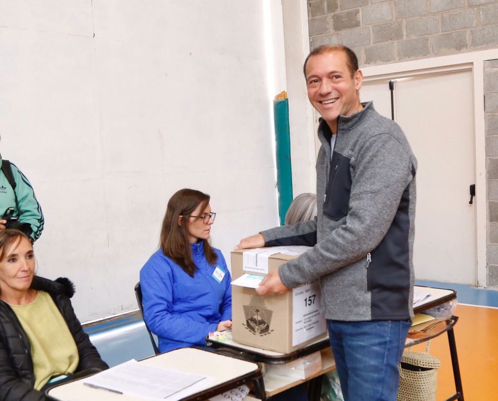 Omar Gutiérrez votó en las elecciones de Neuquén para definir su sucesor.