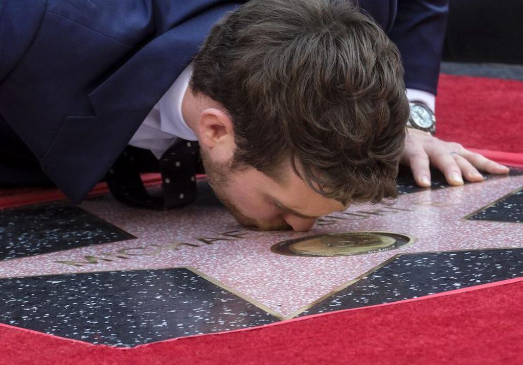 El cantante Michael Buble recibió su estrella en el Paseo de la Fama de Hollywood. (DPA)