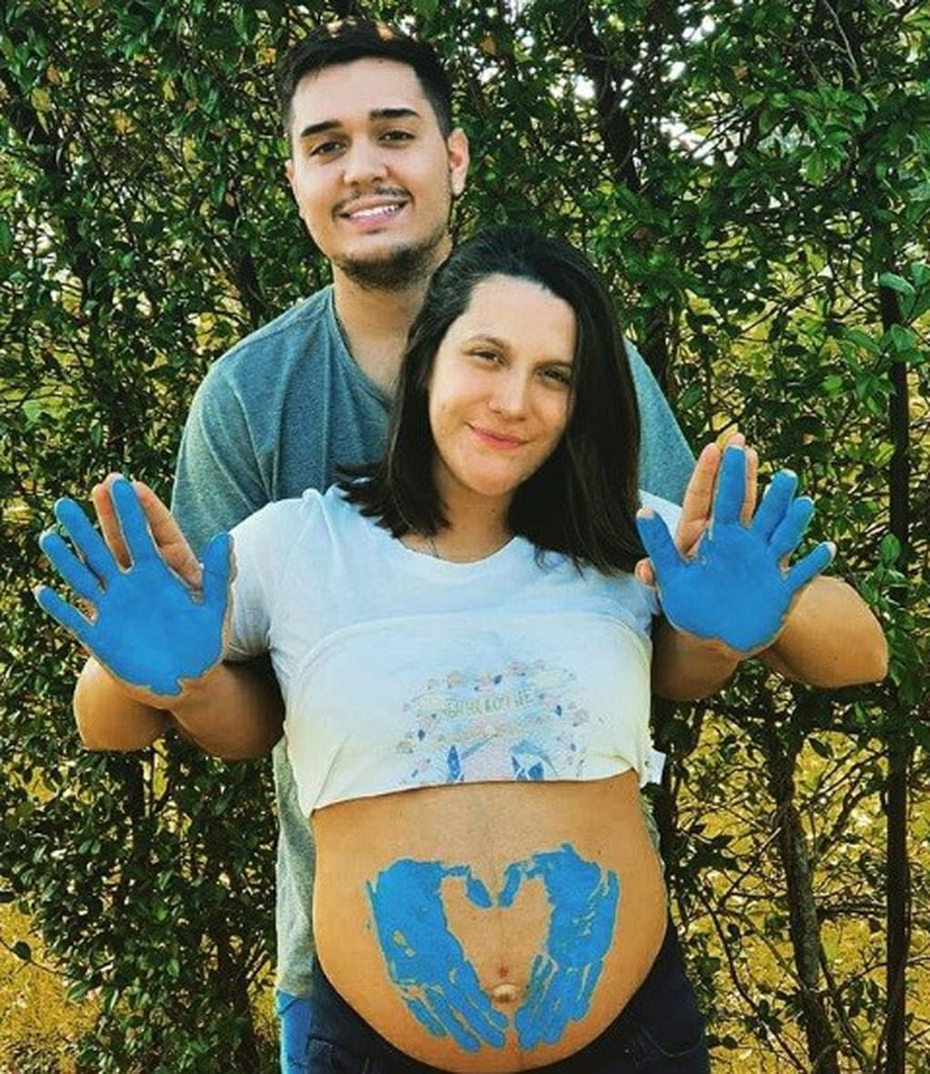 Lucas Batistuta y su novia Dalila están a punto de dar a luz a Lautaro. (Instagram)