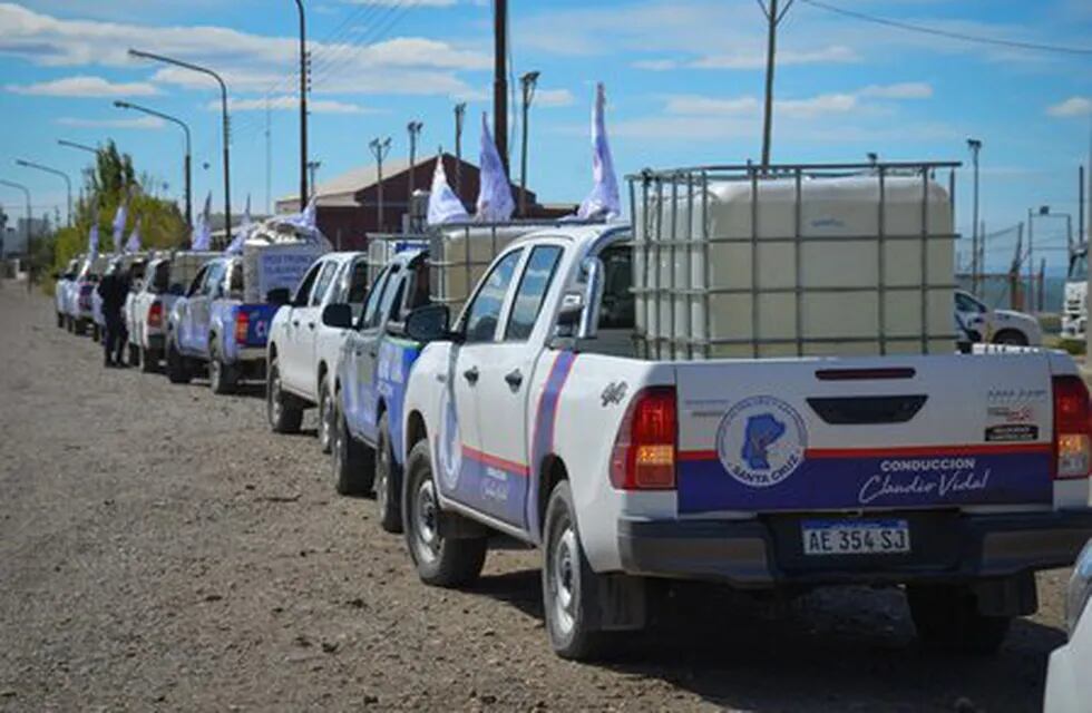 Monta megaoperativo de distribución de agua en Caleta Olivia