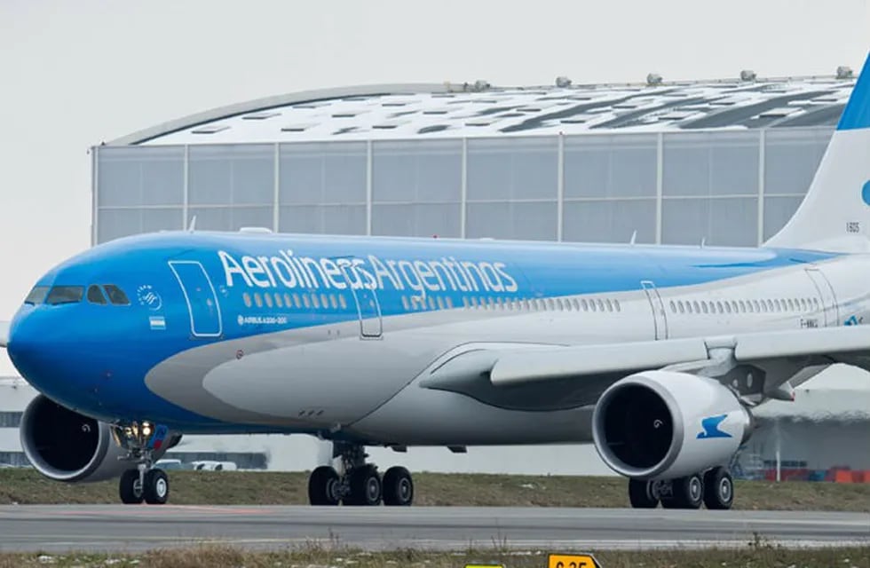 Pilotos de Aerolíneas Argentinas piden un bono en 24 cuotas para pagar el aumento de gas.