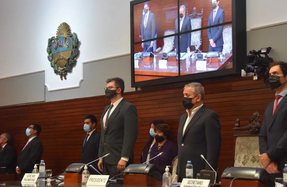 La cuarta sesión ordinaria del año de la Legislatura de Jujuy fue presidida por el diputado Juan Carlos Abud Robles en su carácter de vicepresidente primero.