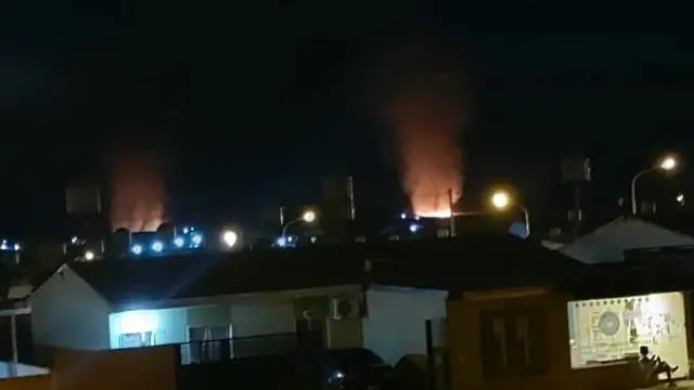 Voraz incendio desatado en Itaembé Guazú terminó con fuertes daños