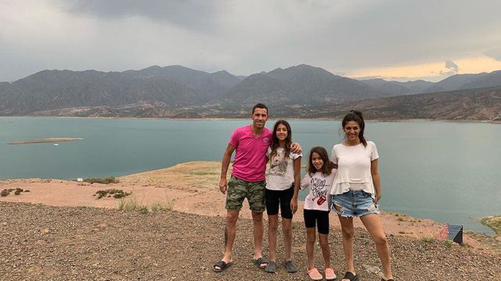 Maxi junto a su familia durante las vacaciones en Mendoza