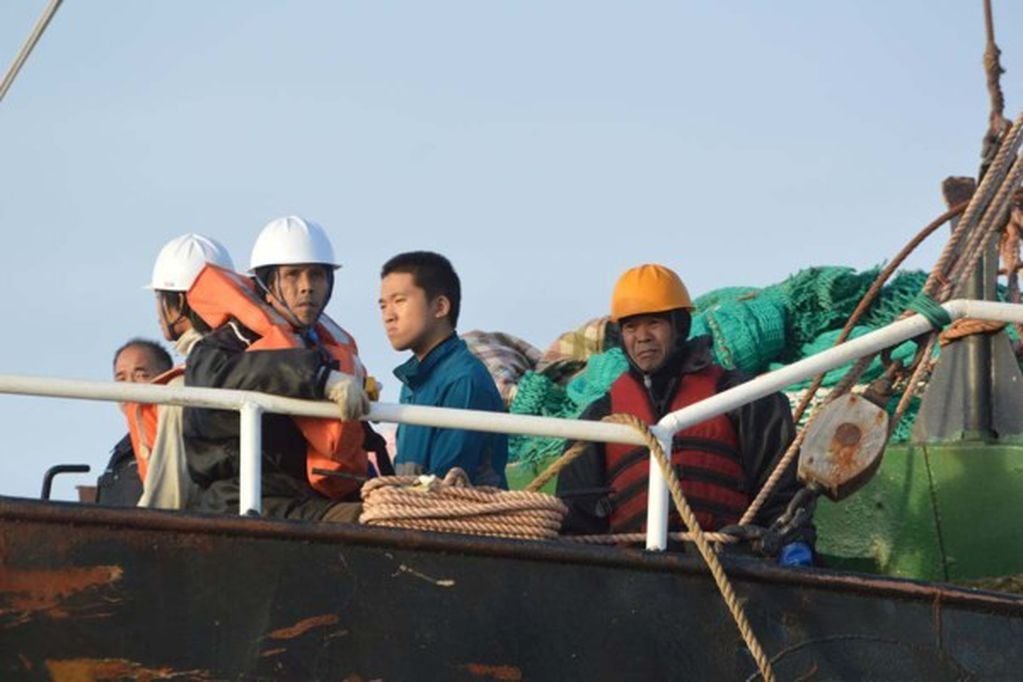 La tripulación fue aguardada por funcionarios coreanos.