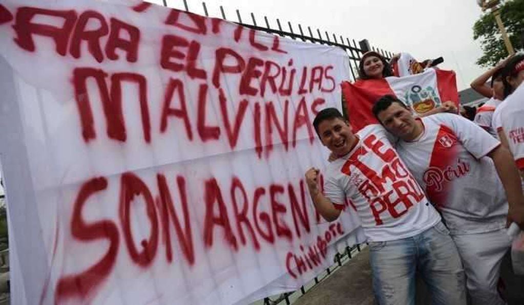 Más allá del apoyo durante la guerra de 1982, los peruanos siempre demostraron su hermandad con Argentina en todos los ámbitos. En este caso en el ámbito deportivo. Gracias siempre Perú.