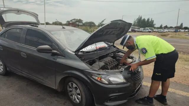 Auto robado Ruta 14