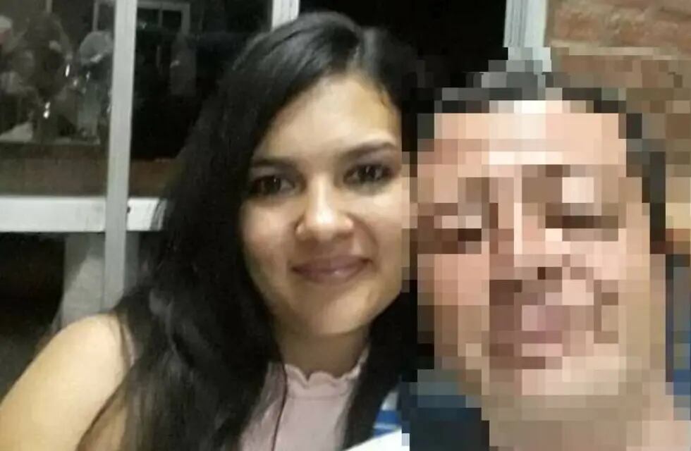 La mujer de 37 años fue apuñalada frente a su casa de Cerrito y Chile.