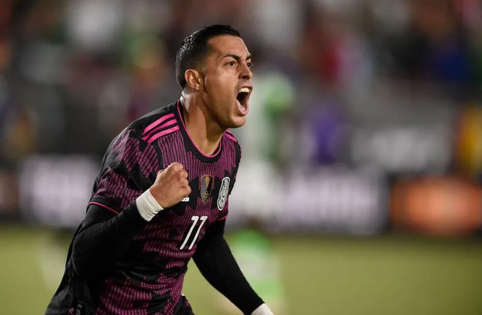 Rogelio Funes Mori marcó primer gol con la selección de México.