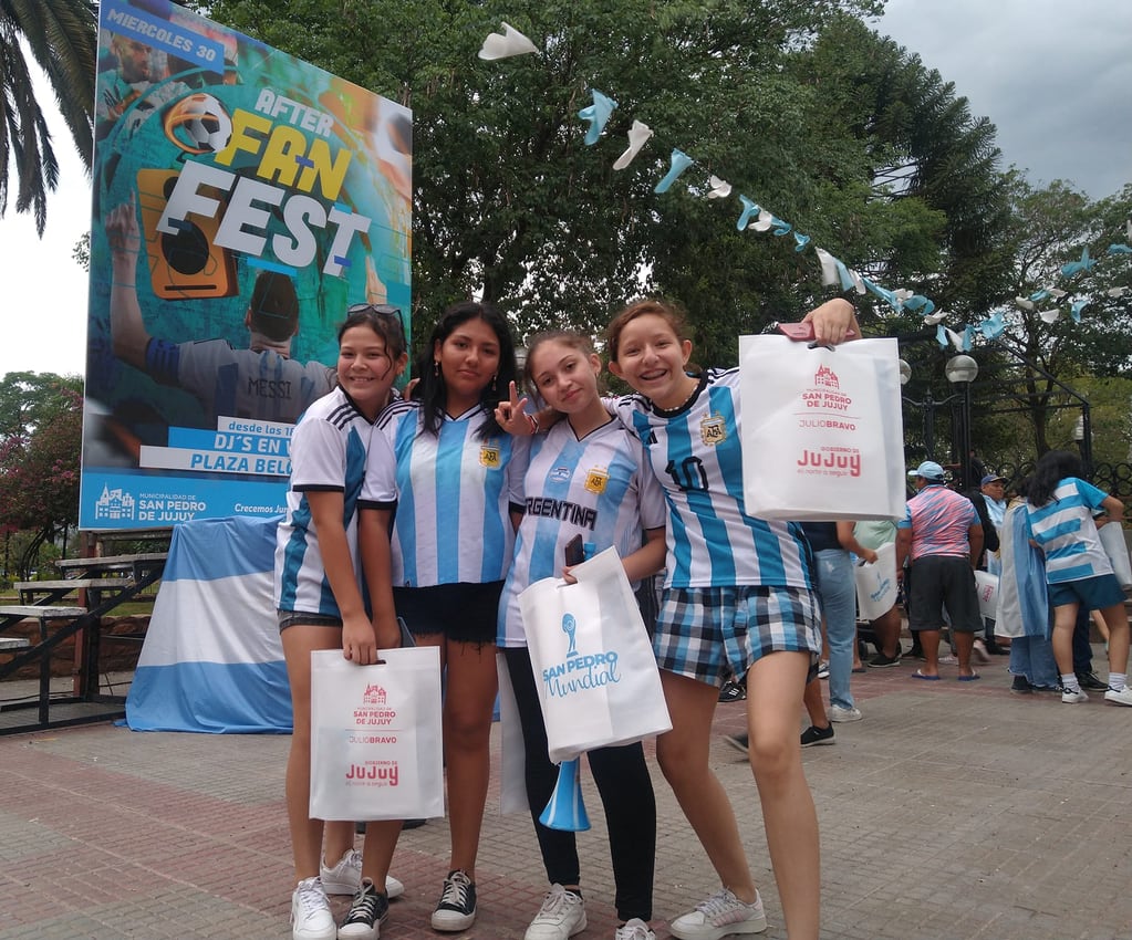 El "Fan Fest" que propuso la Municipalidad de San Pedro de Jujuy este miércoles por la tarde tuvo mucha aceptación con público de todas las edades.