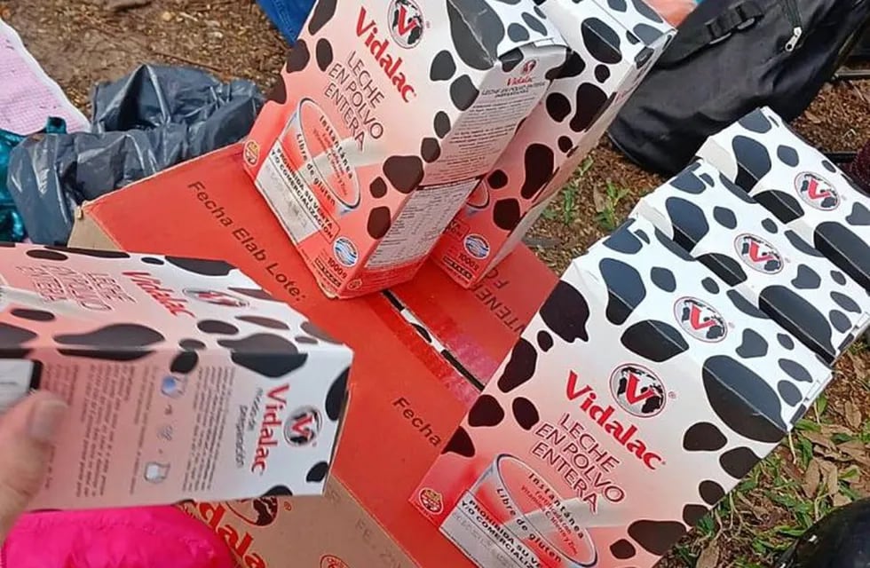 Decomisaron leche en polvo del programa Nacional que estaban vendiendo en la vía pública.