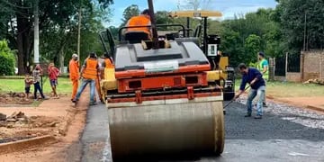 Vialidad continúa realizando trabajos de asfaltos en Oberá