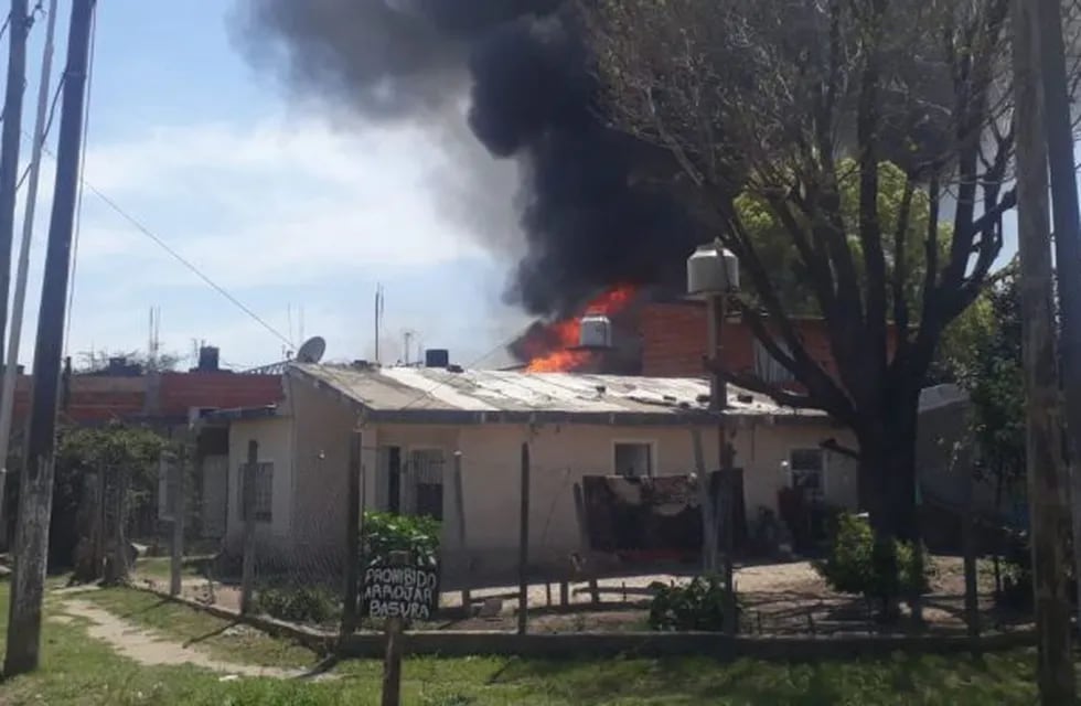 Explosión e incendio en un depósito de garrafas en Tortuguitas (Foto: Twitter)